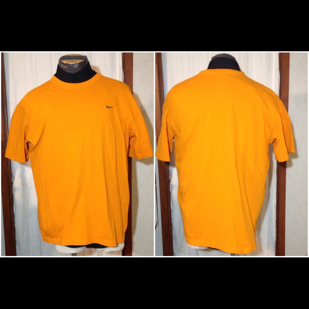 Men's Size L Nike Loose Fit Short Sleeve T-Shirt